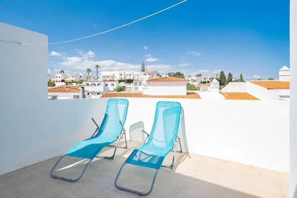 Apartamento T1 Carvoeiro C/Piscina E A 300M Praia Apartment