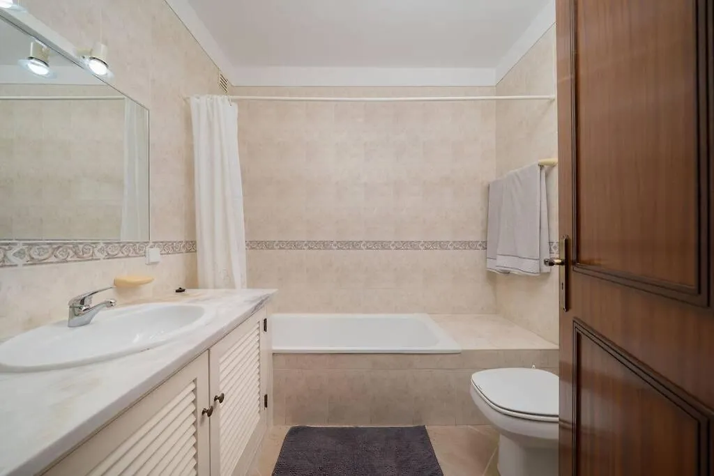 Apartment Apartamento T1 Carvoeiro C/Piscina E A 300M Praia